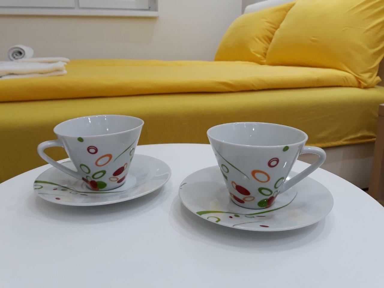 Sweet Yellow Apartment Belgrade Extérieur photo
