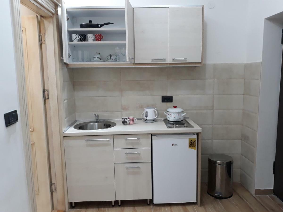 Sweet Yellow Apartment Belgrade Extérieur photo
