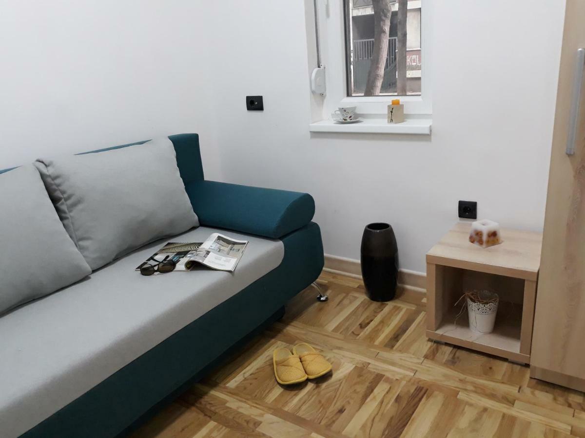 Sweet Yellow Apartment Belgrade Extérieur photo