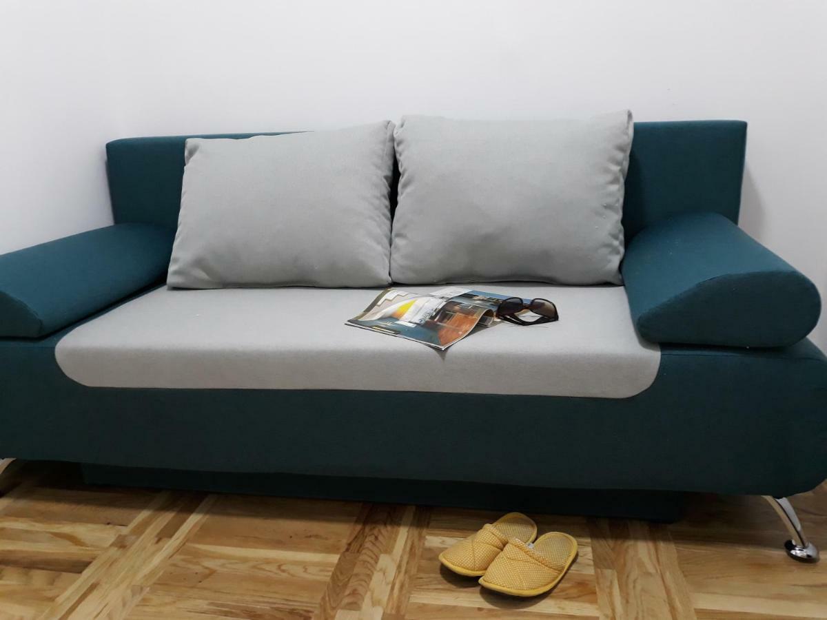 Sweet Yellow Apartment Belgrade Extérieur photo